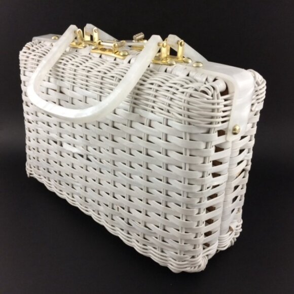 Vintage 1950s Lucite Handle Coated Wicker Basket Purse Bag with Shell Flowers - Picture 7 of 16